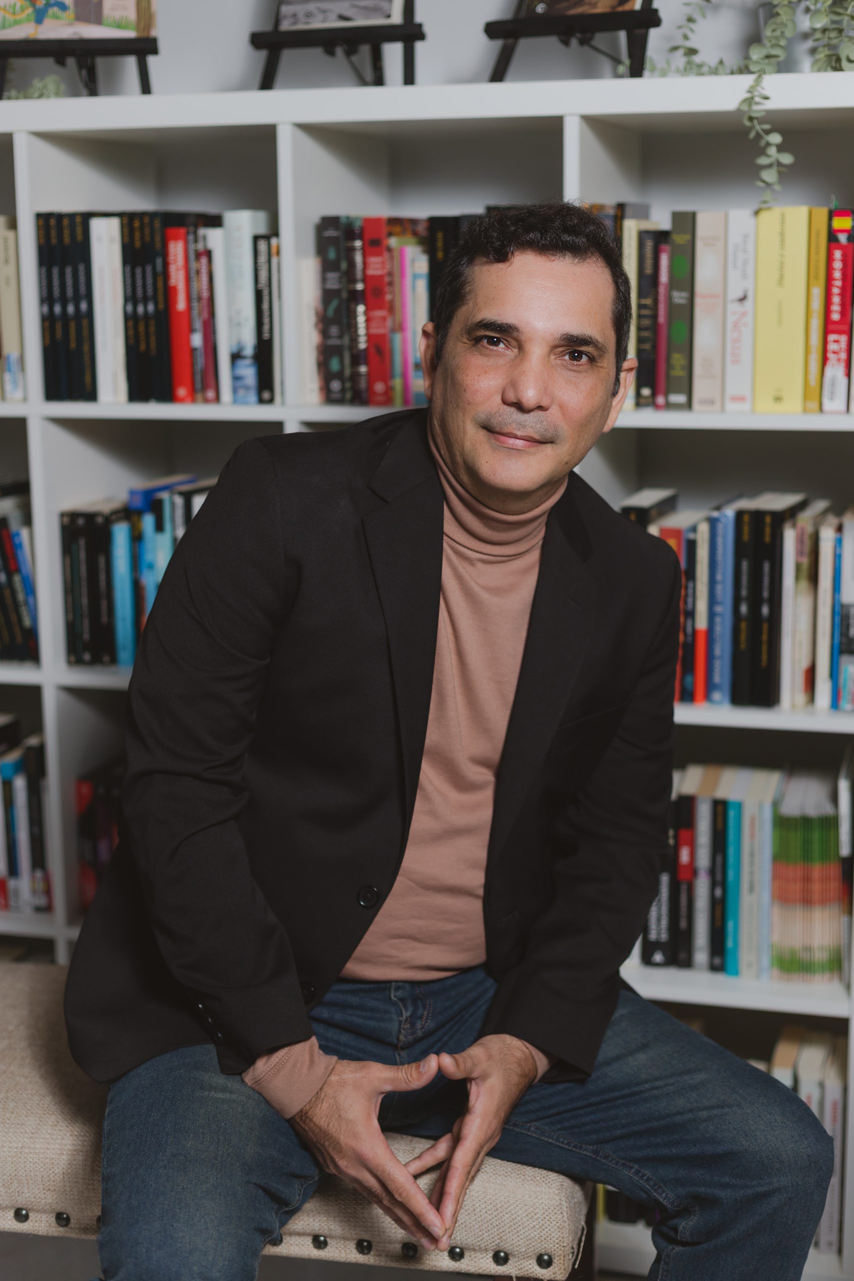 Américo Ramírez – Esos Nombres Raros