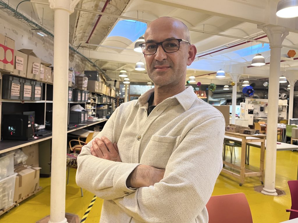 Javier Martín Luque - Abierta de par en par